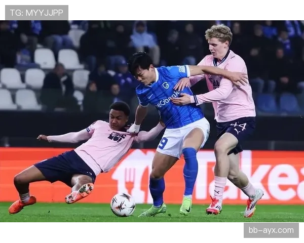 维拉欧联杯强势晋级,卓越表现引爆球迷关注 维拉欧联杯强势晋级,卓越表现引爆球迷关注