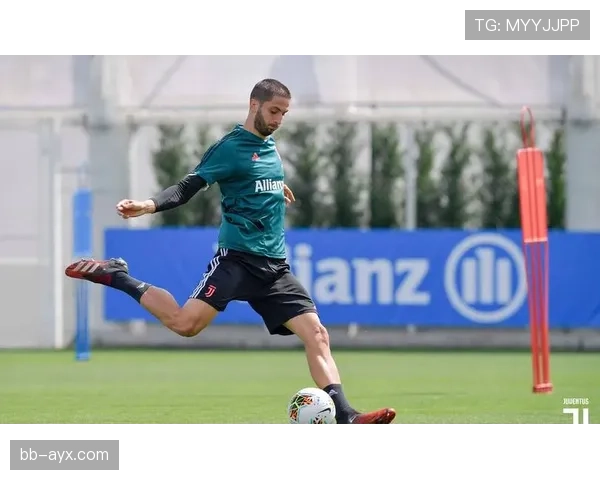 本坦库尔防守拦截稳健，助力球队近期战绩亮眼