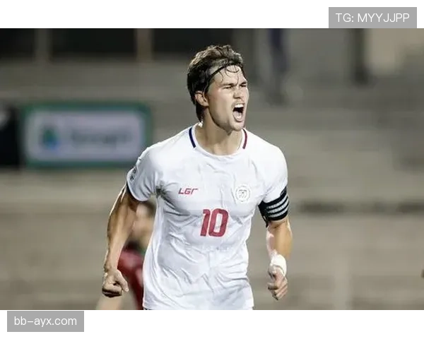 穆西亚拉能否成为世界第一中场:组织能力与攻防影响力分析 穆西亚拉能否成为世界第一中场:组织能力与攻防影响力分析