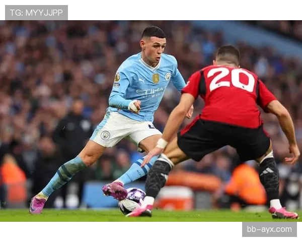 福登在曼城战术体系中的角色放大效应如何体现？